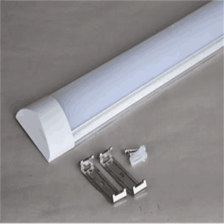 LED-lampa med brett platt rör